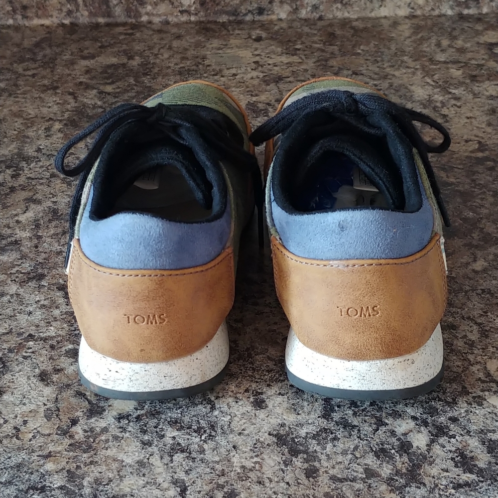 TOMS🌱 Youth 2 Camo Lace up Sneakers - Picture 5 of 9